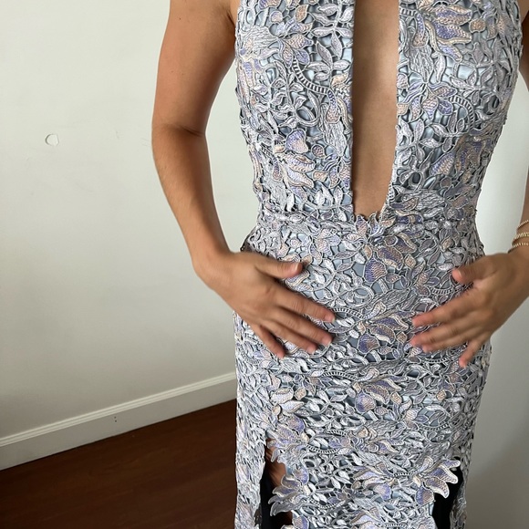 Beautiful long dress perfect for weddings - Picture 5 of 6